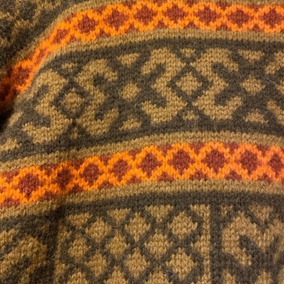 Made in Norway. 100 % wool sweater branded FIGGJO. Medium-Large woman size. Warm - Picture 6 of 11